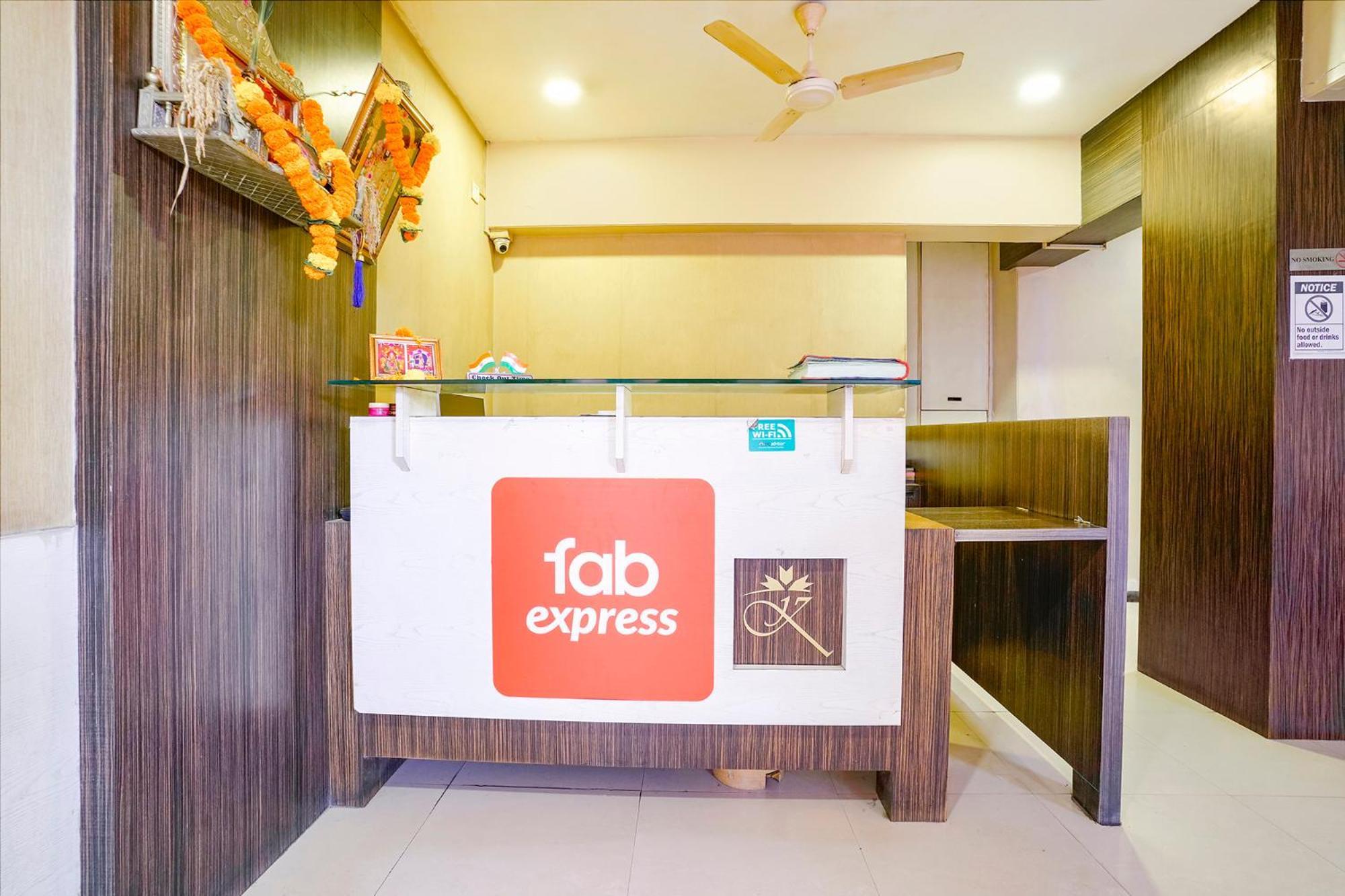 Fabexpress Kuber - Nr Apmc Vashi, Navi Mumbai Hotel Exterior photo